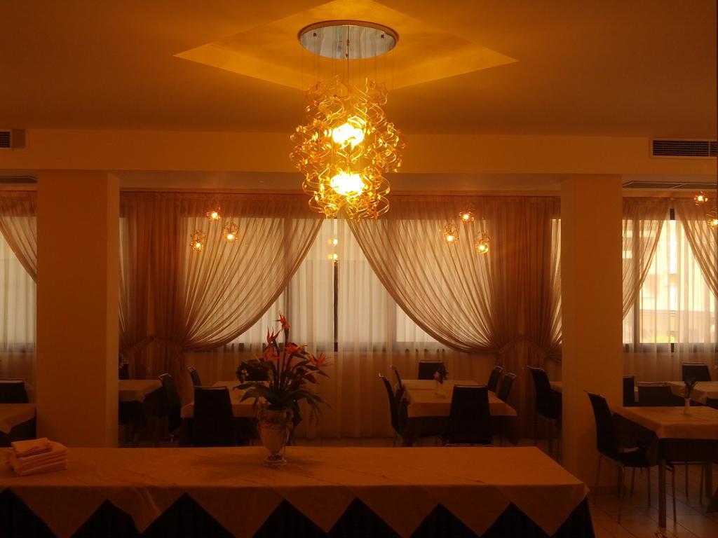 Hotel Abel & Residence Cesenatico Kültér fotó